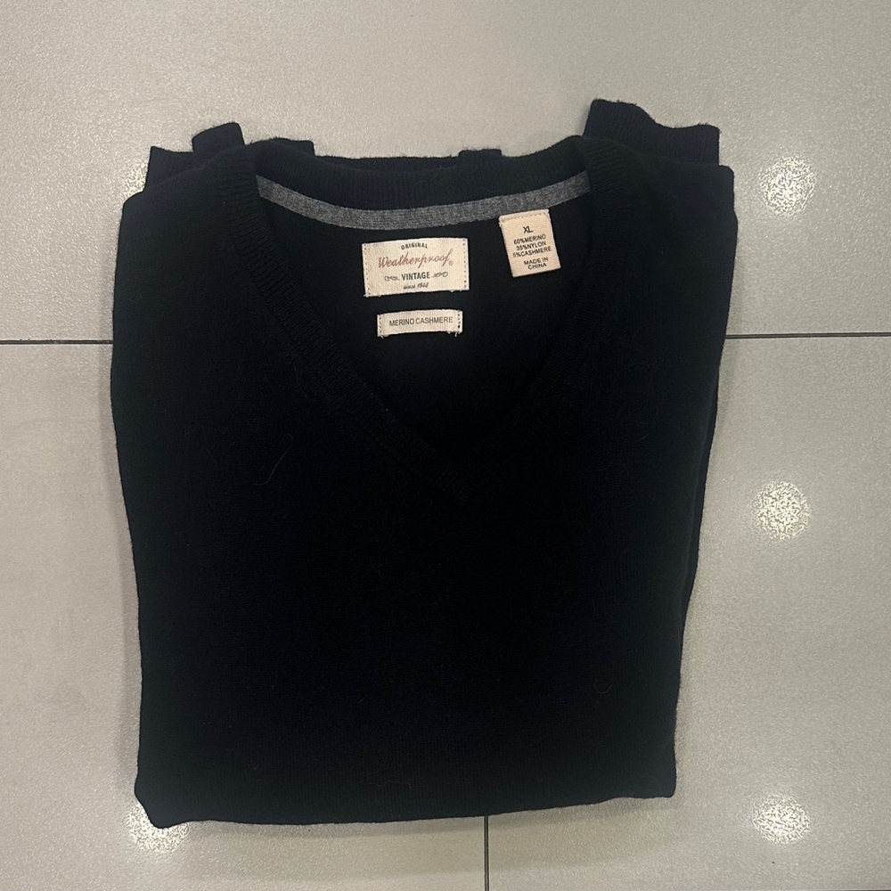 Weatherproof Men's Black V-Neck Sweater